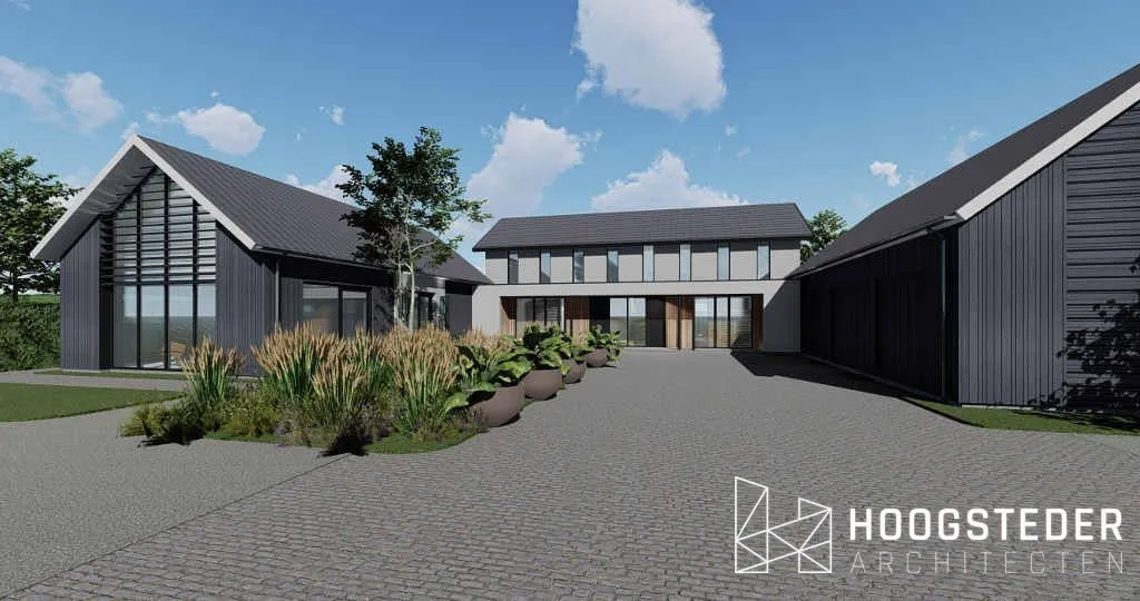 Het hoofdhuis aan het eind van een erf van klinkers, met aan weerszijden twee bijgebouwen in antracietkleurig hout